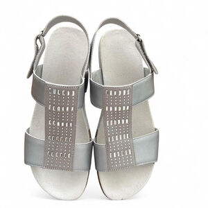 Easy spirit hazel sandals
Size 8.5